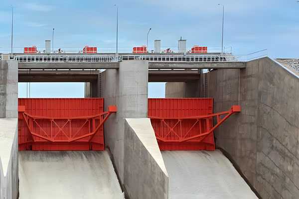 弧门卷扬式启闭机实景案例