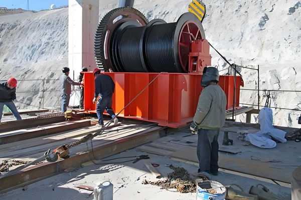 高扬程卷扬式启闭机山西水库大坝安装现场