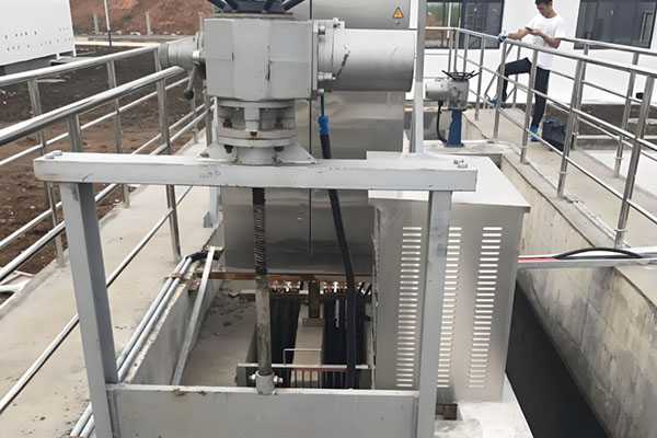 污水处理厂机门一体不锈钢闸门调试现场