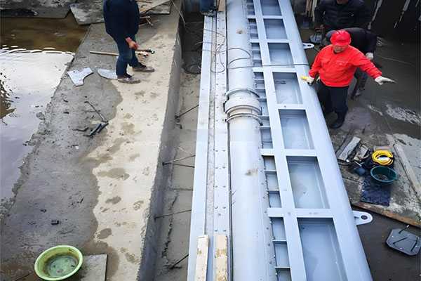 地横轴液压钢坝江西施工现场