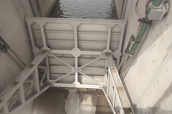 弧门泵站液压启闭机作用与应用