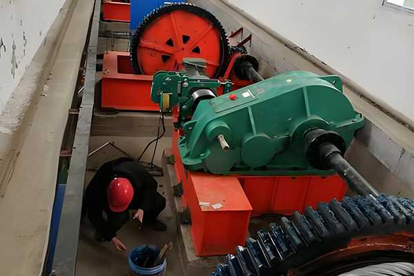 2*160-2*250t弧门卷扬启闭机