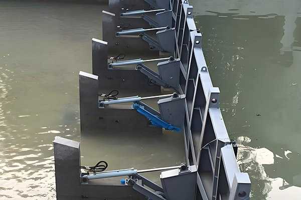 水利自控翻板闸门应用及效果图