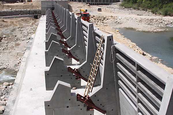 水泥水利自控翻板闸门应用布置要求