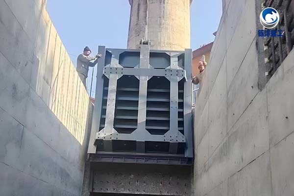 平面钢闸门在维护保养时该如何取出，厂家为您排忧解难！