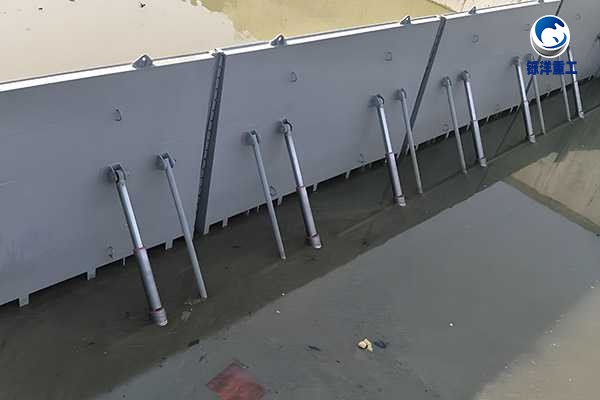 大口径适配连杆轮式水力自控翻板闸门技术特点